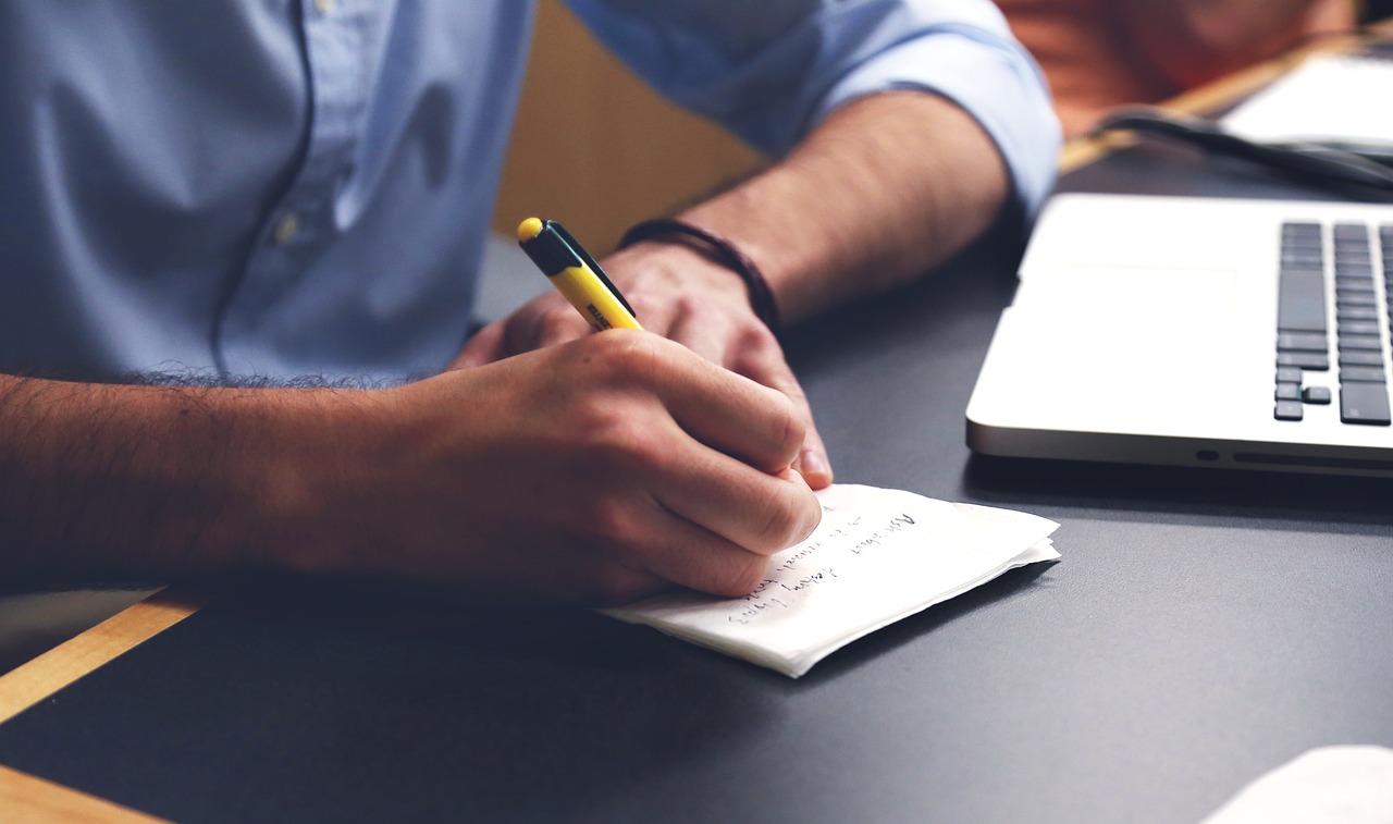 Nombre d’expression en numérologie : talents et posture avec nuance