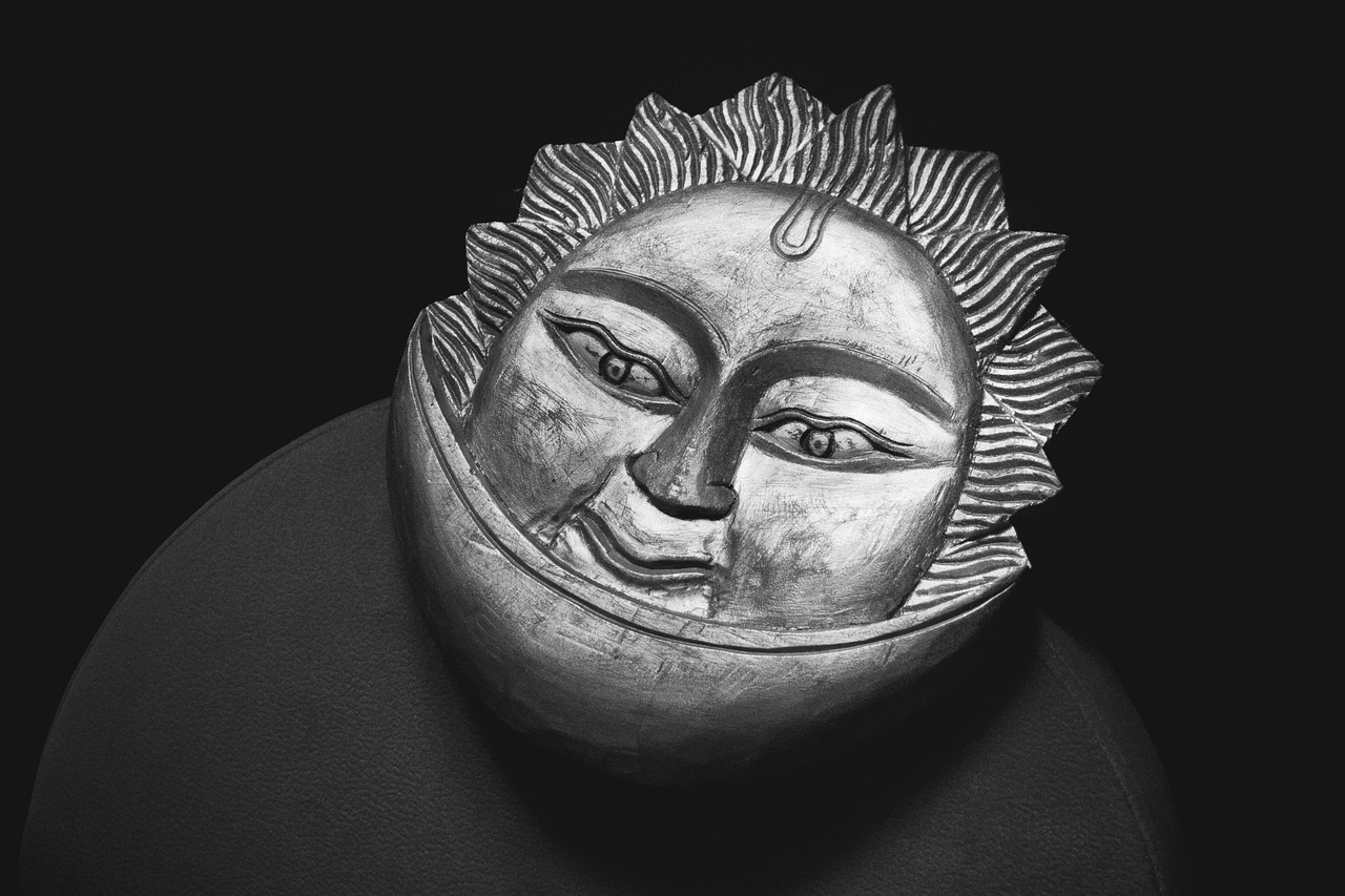 Phases de la lune ou symboles astrologiques.