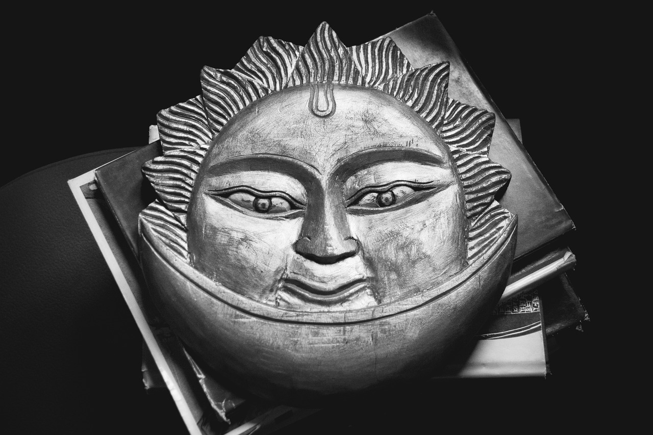 Phases de la lune ou symboles astrologiques.