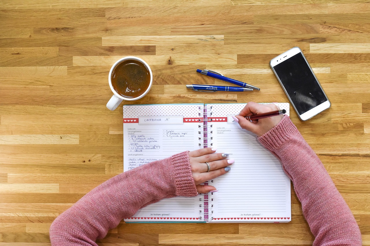 Voyance achat important : écouter son ressenti sans remplacer les vérifications